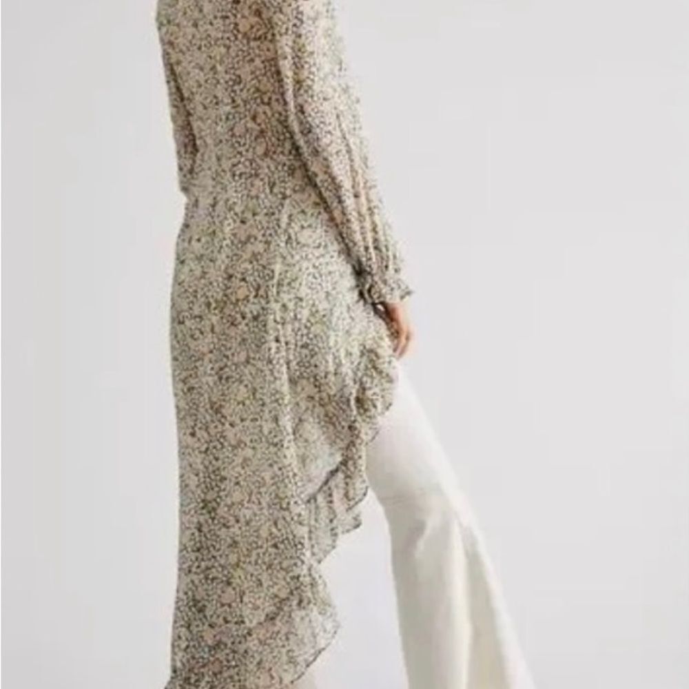 NWT Free People Gigi Floral Chiffon
Maxi Top
Retail $198
Size S - Picture 3 of 14